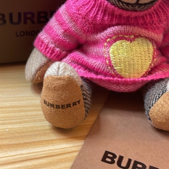 Burberry tartan bear 🐻 keychain purse charm - Picture 2 of 5
